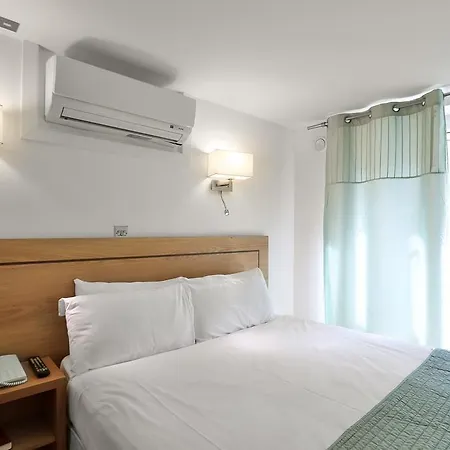 Ambassadors Hotel-3